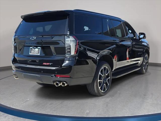 2025 Chevrolet Suburban 4WD RST