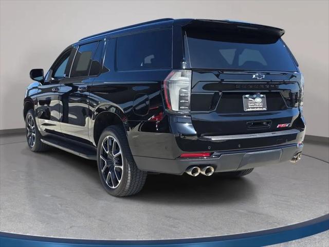 2025 Chevrolet Suburban 4WD RST
