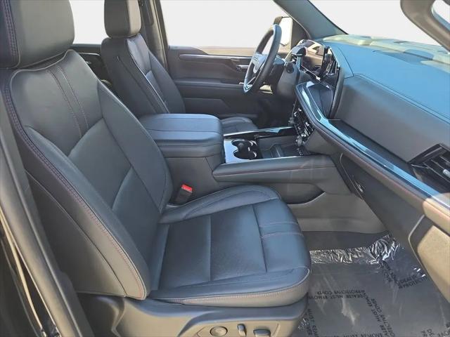 2025 Chevrolet Suburban 4WD RST