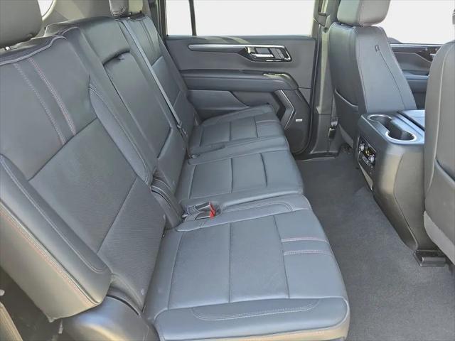 2025 Chevrolet Suburban 4WD RST