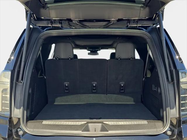2025 Chevrolet Suburban 4WD RST