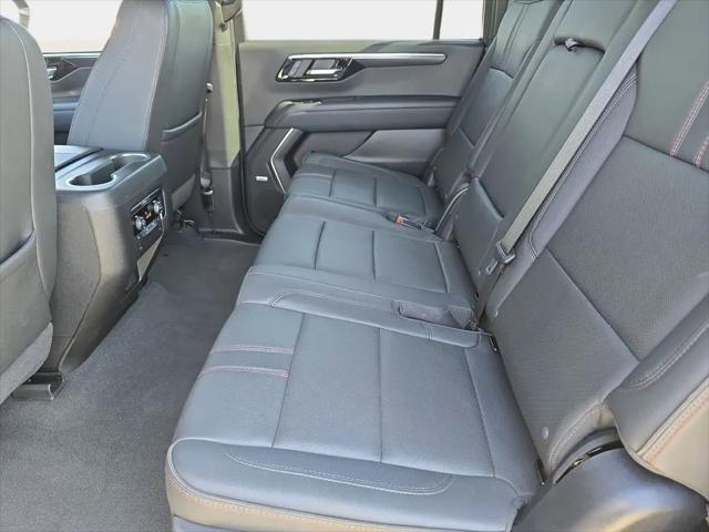 2025 Chevrolet Suburban 4WD RST