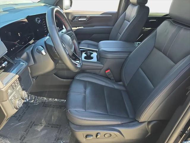 2025 Chevrolet Suburban 4WD RST