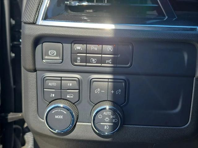 2025 Chevrolet Suburban 4WD RST