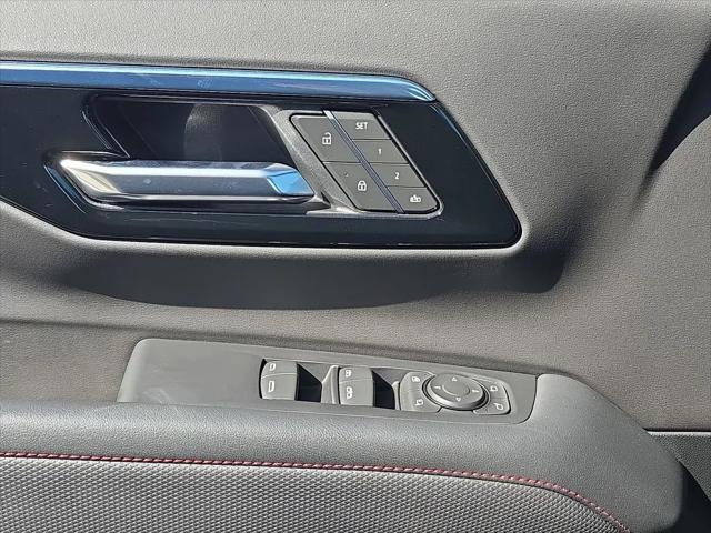 2025 Chevrolet Suburban 4WD RST
