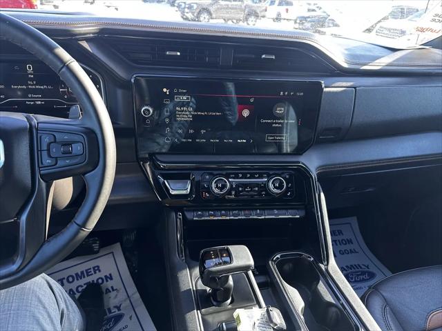 2024 GMC Sierra 1500 4WD Crew Cab Short Box AT4