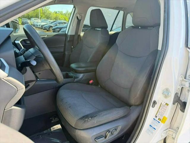 2022 Toyota RAV4 Hybrid XLE