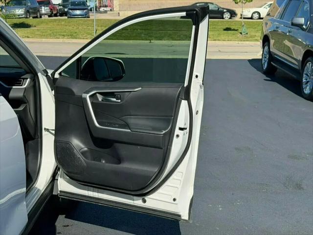 2022 Toyota RAV4 Hybrid XLE