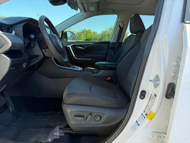 2022 Toyota RAV4 Hybrid XLE