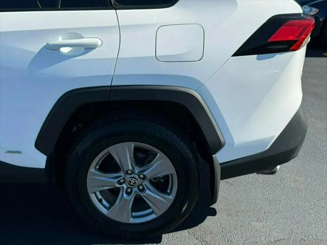2022 Toyota RAV4 Hybrid XLE