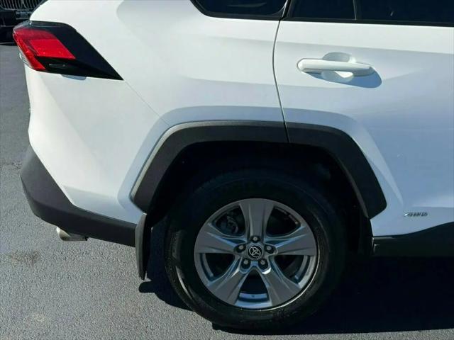 2022 Toyota RAV4 Hybrid XLE