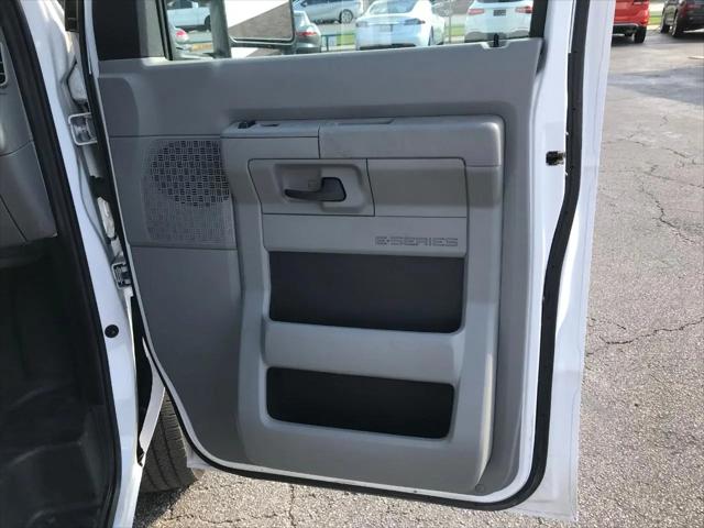 2023 Ford E-350 Cutaway Base