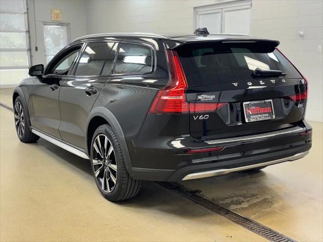 2025 Volvo V60 Cross Country Ultra, B5 AWD Gas (mild hybrid)