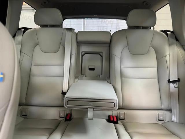 2025 Volvo V60 Cross Country Ultra, B5 AWD Gas (mild hybrid)