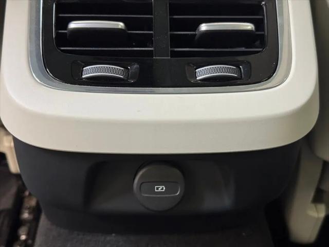 2025 Volvo V60 Cross Country Ultra, B5 AWD Gas (mild hybrid)