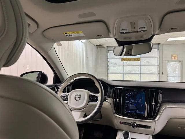 2025 Volvo V60 Cross Country Ultra, B5 AWD Gas (mild hybrid)