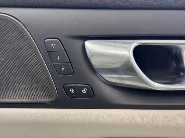 2025 Volvo V60 Cross Country Ultra, B5 AWD Gas (mild hybrid)
