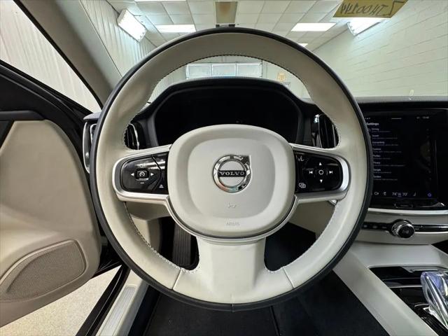 2025 Volvo V60 Cross Country Ultra, B5 AWD Gas (mild hybrid)