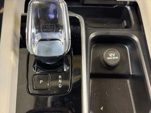 2025 Volvo V60 Cross Country Ultra, B5 AWD Gas (mild hybrid)