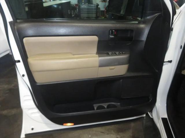 2016 Toyota Sequoia SR5 5.7L V8