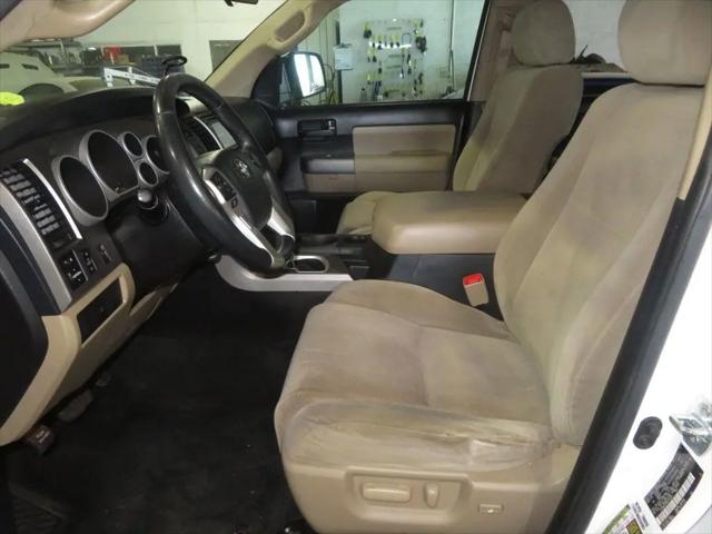 2016 Toyota Sequoia SR5 5.7L V8