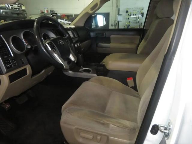 2016 Toyota Sequoia SR5 5.7L V8
