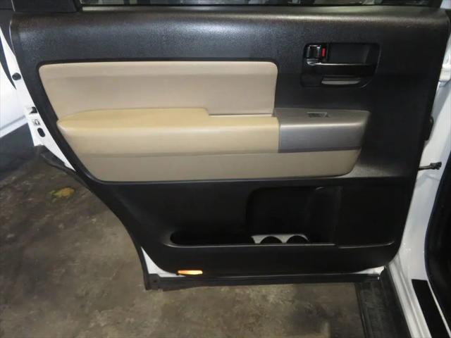 2016 Toyota Sequoia SR5 5.7L V8
