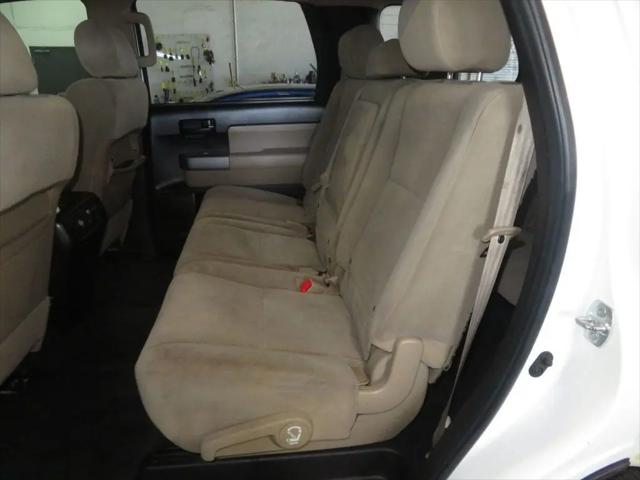 2016 Toyota Sequoia SR5 5.7L V8