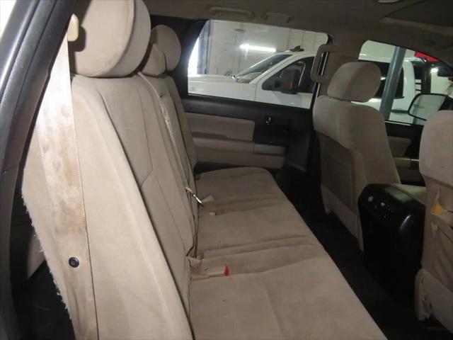 2016 Toyota Sequoia SR5 5.7L V8