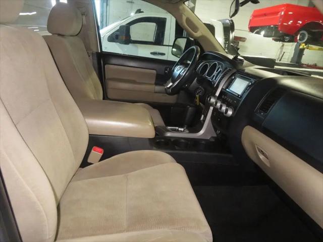 2016 Toyota Sequoia SR5 5.7L V8