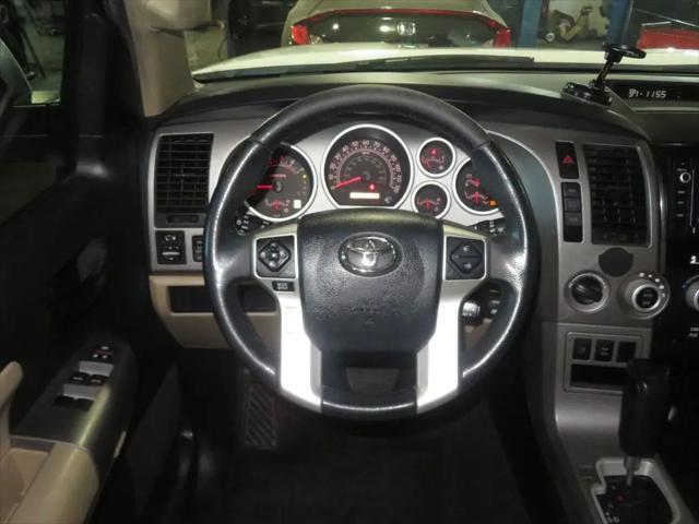 2016 Toyota Sequoia SR5 5.7L V8