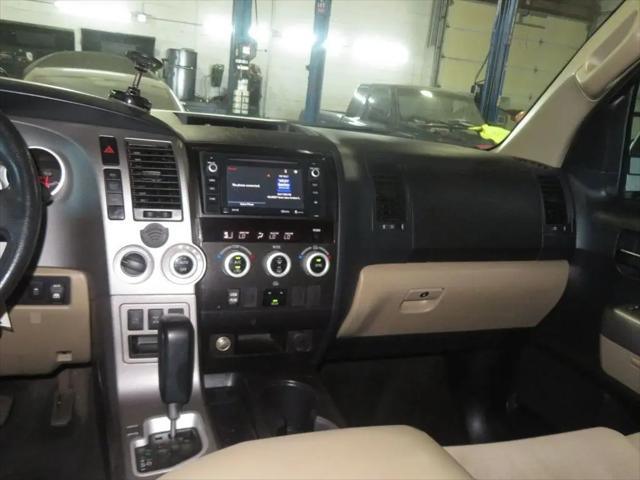 2016 Toyota Sequoia SR5 5.7L V8
