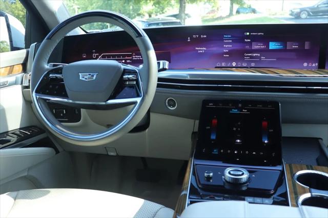 2025 Cadillac Escalade Sport Platinum