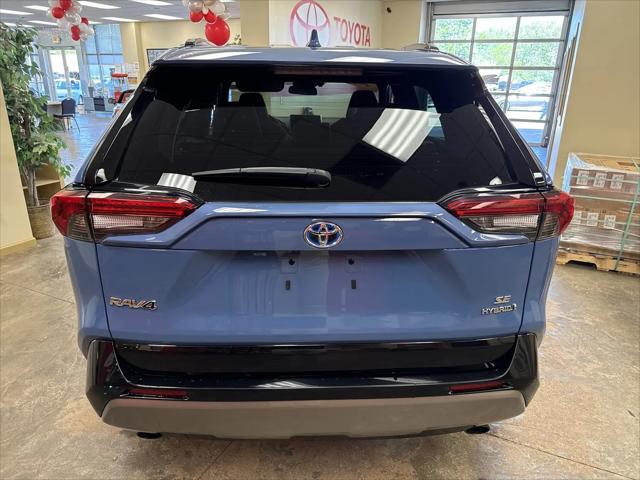 2024 Toyota RAV4 Hybrid SE