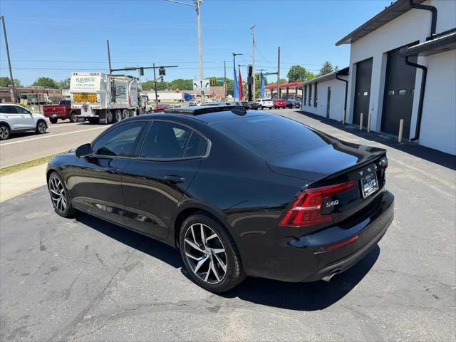 2020 Volvo S60 T6 Momentum