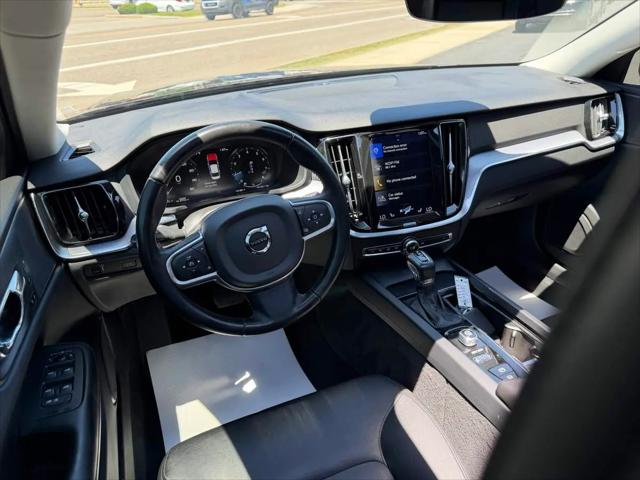 2020 Volvo S60 T6 Momentum