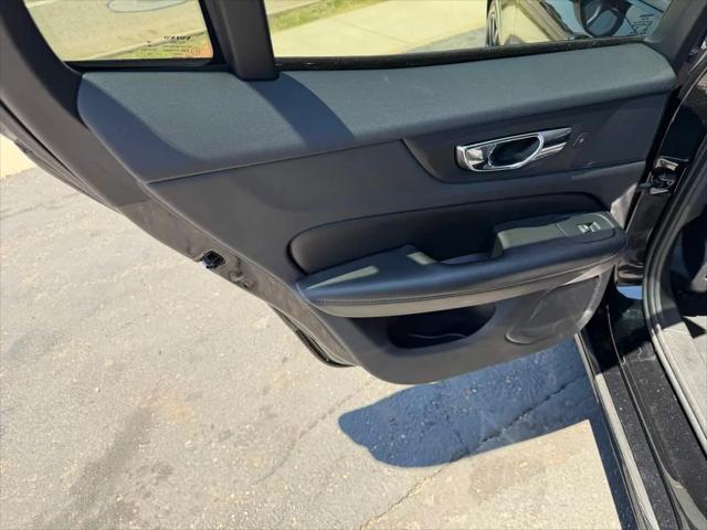 2020 Volvo S60 T6 Momentum