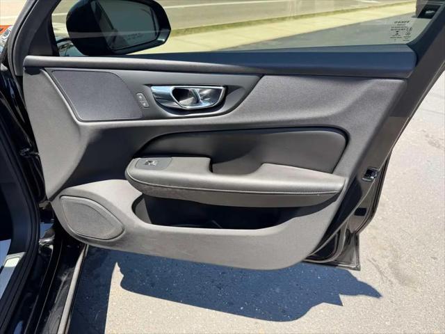 2020 Volvo S60 T6 Momentum