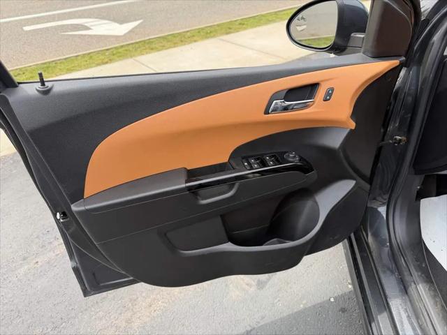 2014 Chevrolet Sonic LTZ Manual
