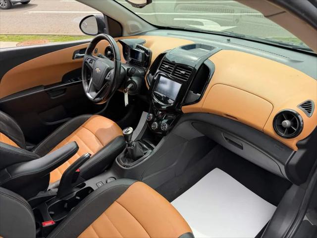 2014 Chevrolet Sonic LTZ Manual