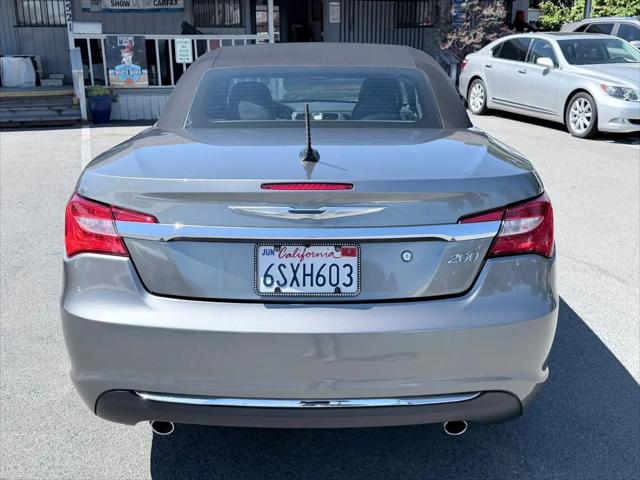 2011 Chrysler 200 Limited