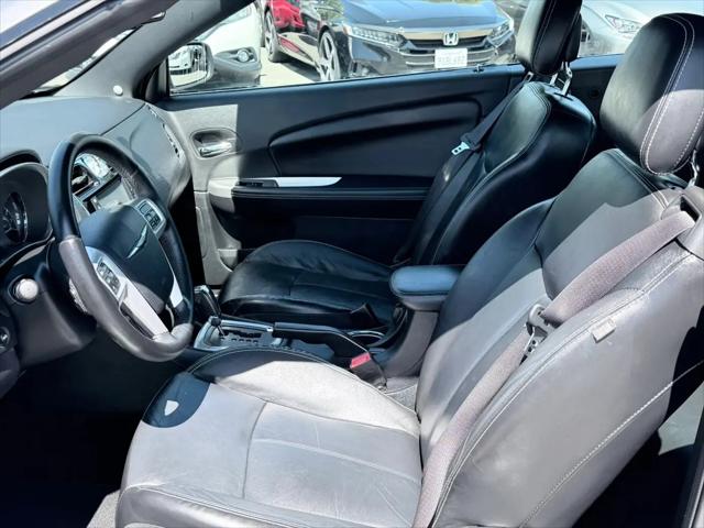 2011 Chrysler 200 Limited