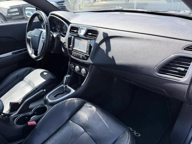 2011 Chrysler 200 Limited