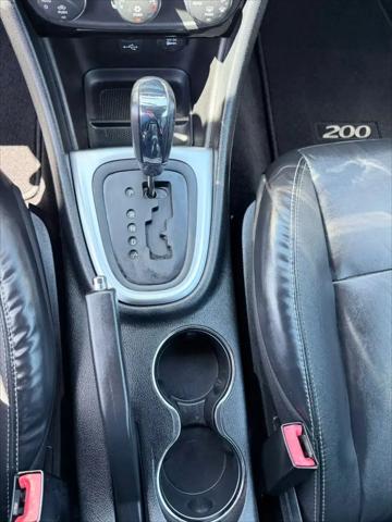 2011 Chrysler 200 Limited
