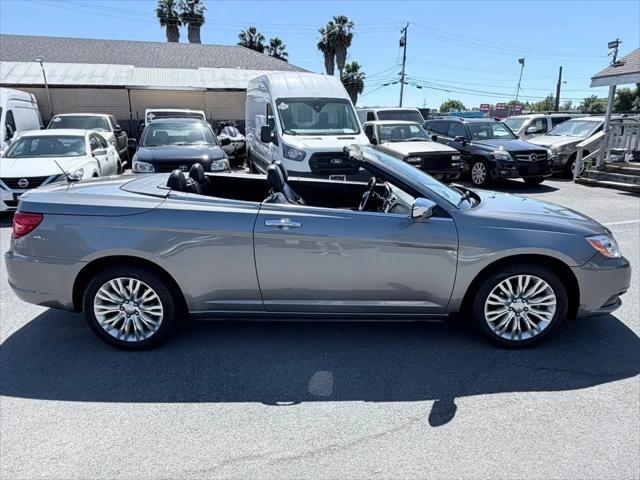 2011 Chrysler 200 Limited