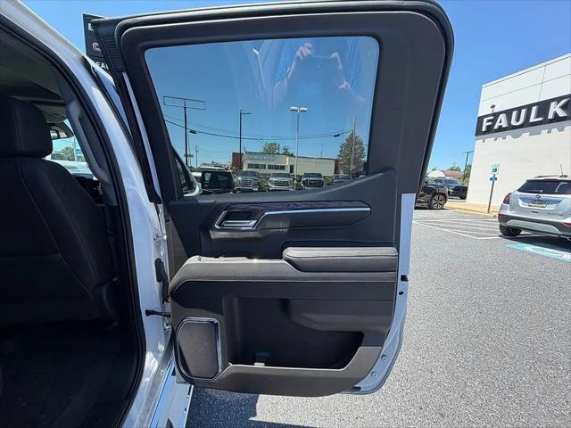 2023 GMC Sierra 1500 4WD Crew Cab Short Box SLT