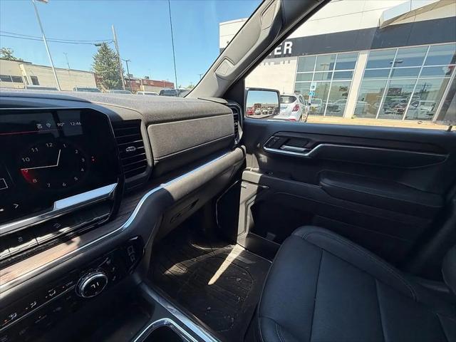 2023 GMC Sierra 1500 4WD Crew Cab Short Box SLT