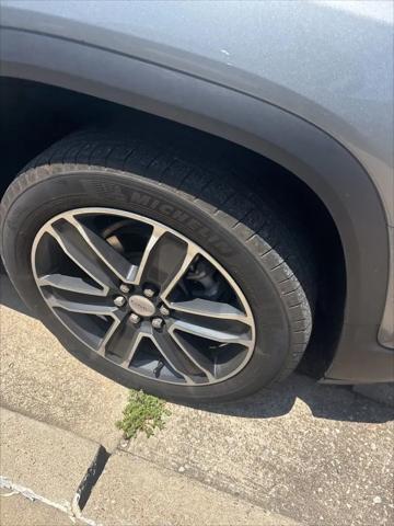 2023 GMC Acadia AWD SLT