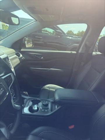 2023 GMC Acadia AWD SLT
