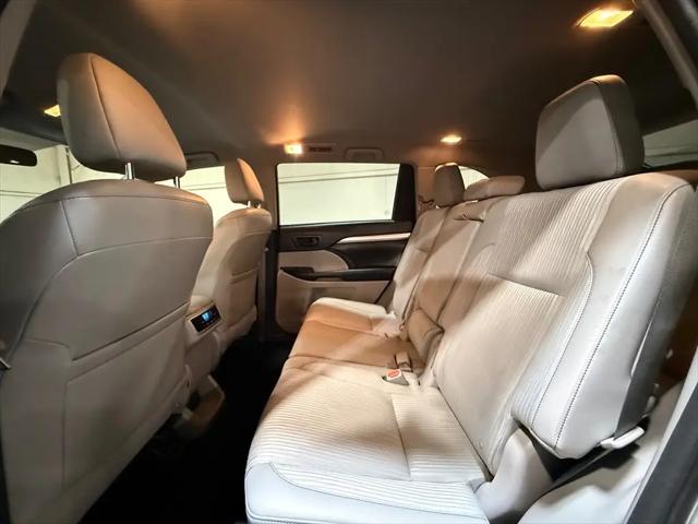 2015 Toyota Highlander LE V6